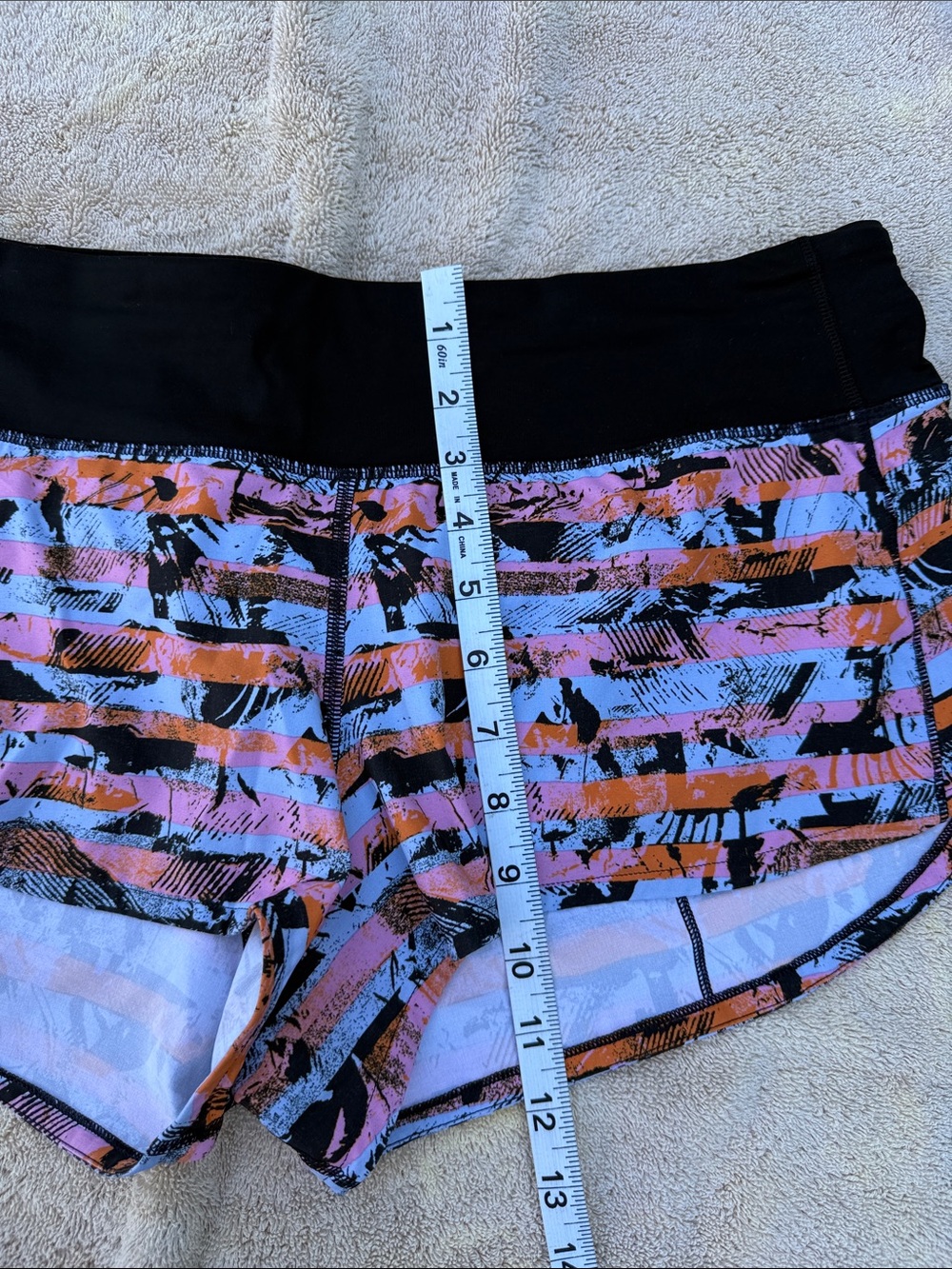 Lululemon (10) 2” speed shorts